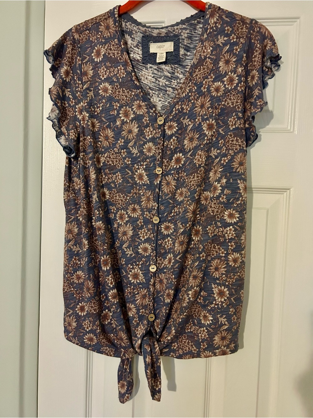 Cupio Blush Grey Blue Slub V-neck Floral short-sleeve top with a tie-front hem